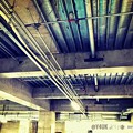 Photos: 13:37The underground ceiling“到着”〜地下の天井〜ケーブル・コンクリート柱・鉄骨・無機質からの高揚感さぁ光の向こうへ！会場はすでに始まっている次々来場して来る25分前Go♪