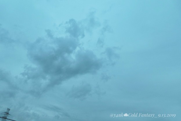 22℃old Fantasy sky with Steel Tower“13日の金曜日”〜今夏初、肌寒い日夜、早い秋曇り空。一息してね「千葉著名人達のコメ」(クリエイティブ“ファンタジー”:TZ85)