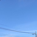 Photos: 1.6.2020旅先その1.平日スタート〜￥360送料フリマ+￥1x2ネズミ＝発送。冬の青空グラデーションに雲2つ飛ぶ、鉄塔と電柱の様に交わりながら初詣に向かって行くのかと愛である…次に行くんだ1人で