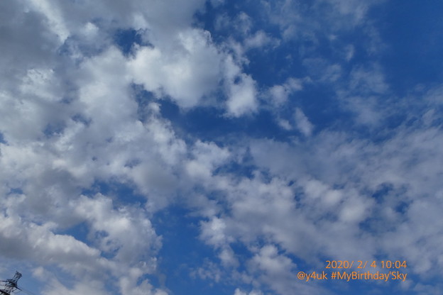 Photos: 10:04_2.4.2020 My Birthday's Sky〜お誕生日の午前の空は雲が多いけど青空が覗いていた。午後は曇りになった、雲で寒くなった風邪他こんな最中、無料パンケーキ夜外食無理。今月中