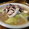 写真: 青島、お昼御飯のタコ鍋の具材