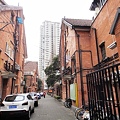 上海　愚園路　小区と高層マンション