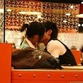 素人小姐レストラン内でキス連発（笑） (10)