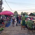 写真: ヤンゴン路上市場とカラフル市場 (1)