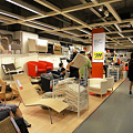 写真: IKEA　椅子展示ブース