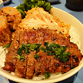 茂名路　越南料理の肉と春巻きとフォーの丼