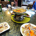 写真: 柳州路の新疆料理　鍋その他