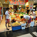 青島空港内の果物売店