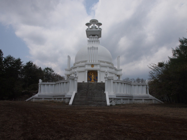 大寺山の仏舎利塔（標高960ｍ）