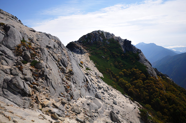 写真: 花崗岩の山
