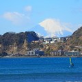 写真: 材木座海岸からの富士山