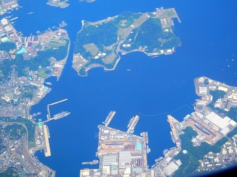 写真: 横須賀港