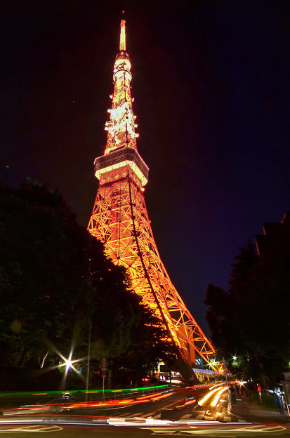写真: 夜の東京タワー