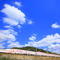 写真: 青空とキティ/山陽新幹線