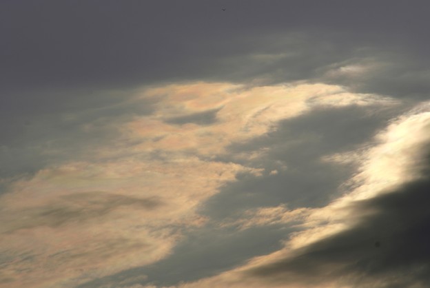 写真: 彩雲と黒雲　002