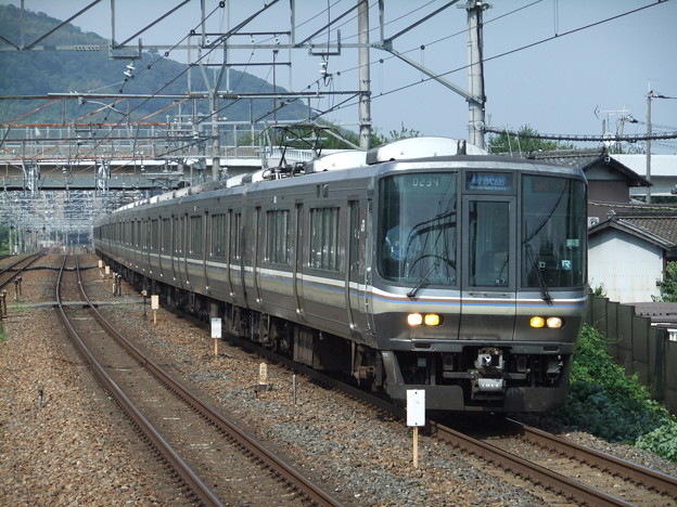 写真: 京都・神戸線新快速223系1000番台　W7編成他12両編成
