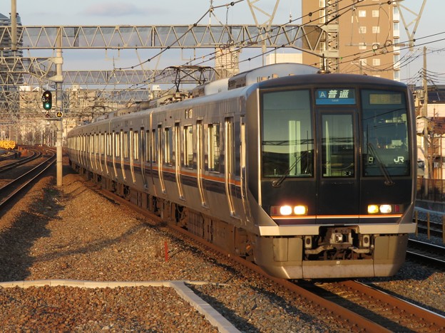 写真: 神戸線321系　D2編成