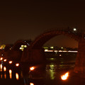 篝火に浮かぶ錦帯橋