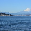 写真: 江の島と富士山