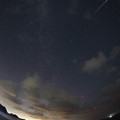 写真: 宙を翔る：ペルセウス座流星群