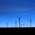 写真: 夕暮れの風車