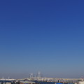 写真: 横浜の青い空