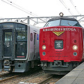 写真: ＪＲ九州８１７系電車 と ４８５系電車ＲＥ