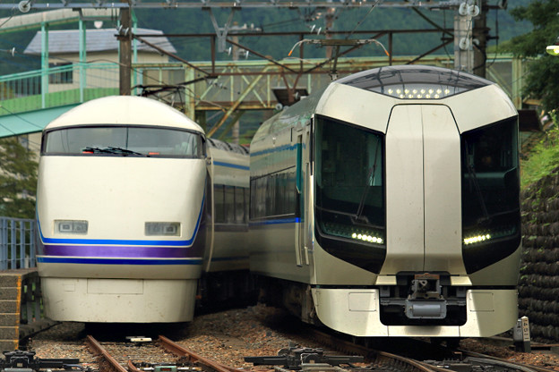 写真: 6064M列車充当車両と1132列車