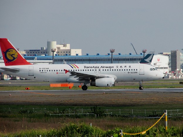 A320200B-22310成田141030