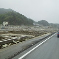 写真: 震災から４カ月。女川の津波被害