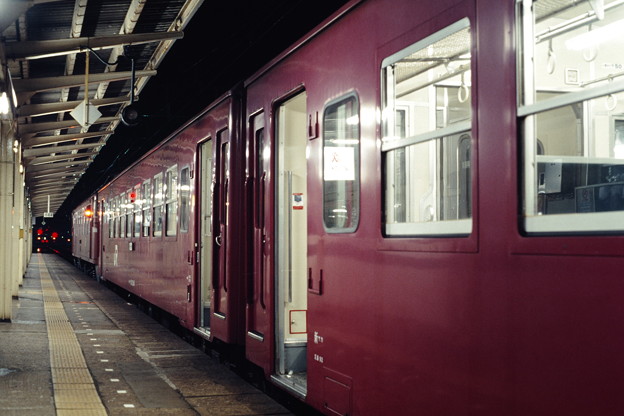 写真: 羽越本線の普通列車（844レ）