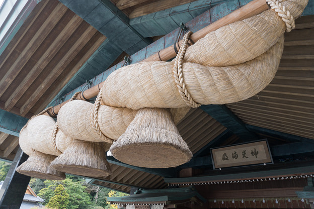 写真: 17鳥取・島根旅行【出雲大社：神楽殿のしめ縄】