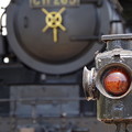 写真: C11265蒸気機関車と信号機