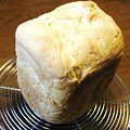 写真: 米粉２０％配合食パン丸