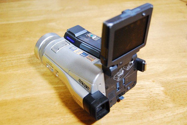 ビデオカメラ３
