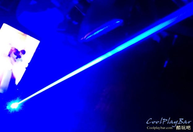 写真: Le pointeur laser le plus puissant