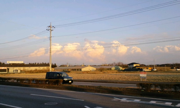 写真: おー、凄い積乱雲だな。真夏でもなかなか見れないや