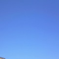 写真: 高山の空は、今日は青空！雲あらへんわ〜。