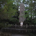 写真: 忠魂碑．岩隈八幡神社
