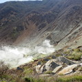 写真: 小噴火で壊滅的な打撃を受けた温泉供給施設