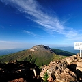 写真: 那須朝日岳山頂から茶臼岳朝風景！