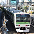 写真: 山手線　E231系500番台トウ502編成　新宿・池袋方面行