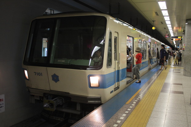 写真: 札幌市営地下鉄東豊線7000形第1編成