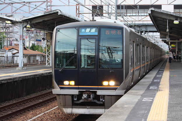 写真: JR京都線　321系D37編成