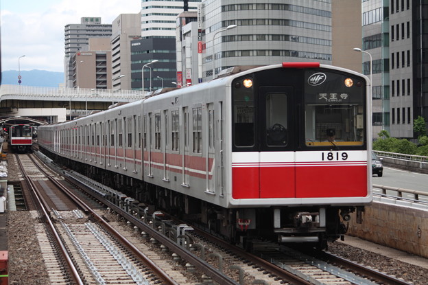 写真: 大阪市営地下鉄御堂筋線10系1119F
