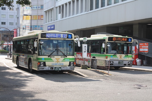 写真: 大阪市営バス　46系統と10系統