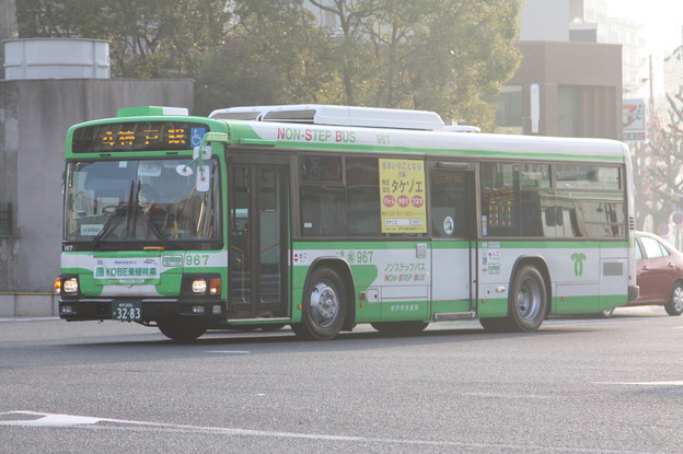 写真: 神戸市営バス　967号車