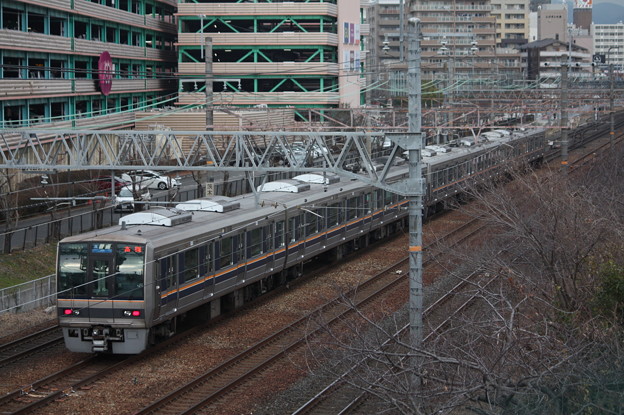 写真: JR京都線　207系2000番台S62編成　普通 高槻 行