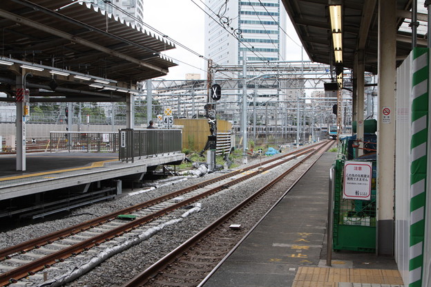 写真: 京浜東北線品川駅4番線最終日