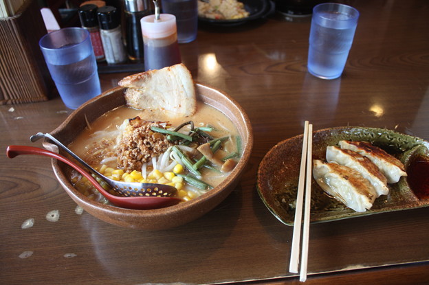 写真: 味噌屋　麺吉　信州味噌ラーメン　コーン・チャーシュー　トッピング　（1）